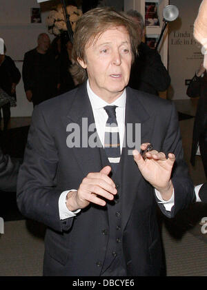 Paul McCartney, bei der Buchpräsentation von "Linda McCartney: Leben In Fotos bei Phillips de Pury &amp; Company - Abflüge London, England - 07.06.11 Stockfoto