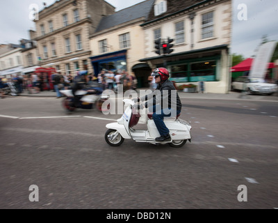 Regelmäßige UK Bike Meet und Bike Festival in der Marktstadt Calne in Wiltshire. Biker versammeln sich, um ihre Fahrräder zu zeigen und sich zu treffen. Stockfoto