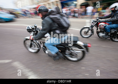 Regelmäßige UK Bike Meet und Bike Festival in der Marktstadt Calne in Wiltshire. Biker versammeln sich, um ihre Fahrräder zu zeigen und sich zu treffen. Stockfoto