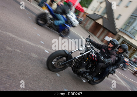 Regelmäßige UK Bike Meet und Bike Festival in der Marktstadt Calne in Wiltshire. Biker versammeln sich, um ihre Fahrräder zu zeigen und sich zu treffen. Stockfoto