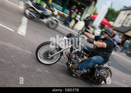 Regelmäßige UK Bike Meet und Bike Festival in der Marktstadt Calne in Wiltshire. Biker versammeln sich, um ihre Fahrräder zu zeigen und sich zu treffen. Stockfoto