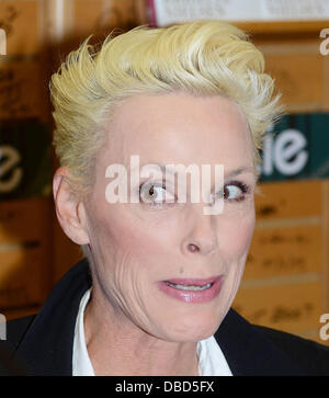 Brigitte Nielsen Brigitte Nielsen signiert Exemplare ihres Buches "Sie nur Get One Life" ründe in Dublin - 21.05.11 Stockfoto
