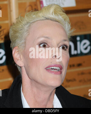 Brigitte Nielsen Brigitte Nielsen signiert Exemplare ihres Buches "Sie nur Get One Life" ründe in Dublin - 21.05.11 Stockfoto