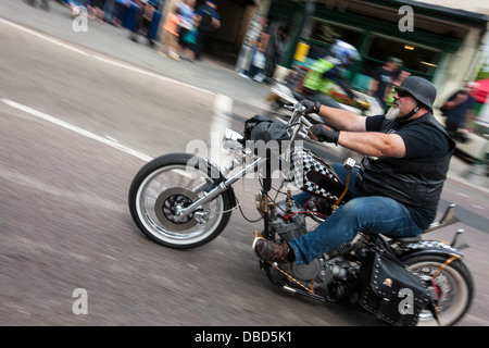 Regelmäßige UK Bike Meet und Bike Festival in der Marktstadt Calne in Wiltshire. Biker versammeln sich, um ihre Fahrräder zu zeigen und sich zu treffen. Stockfoto