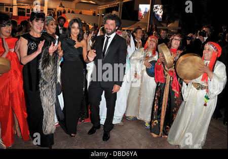 Leila Bekhti, Hafsia Herzi, Radu Mihaileanu und Besetzung 2011 Cannes International Film Festival - Tag 11 - La Source Des Femmes - Premiere Cannes, Frankreich - 21.05.11 Stockfoto