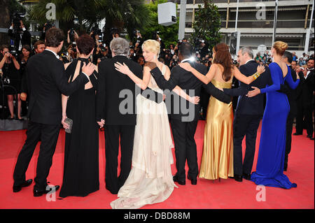 Robert De Niro, Uma Thurman und Jude Law 2011 Cannes International Film Festival - roter Teppich für "Les Klangkunst-Aimes" und Abschlussfeier - Ankünfte Cannes, Frankreich - 22.05.11 Stockfoto