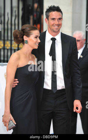 Kevin Pietersen und Jessica Taylor 2011 Philips British Academy Television Awards (BAFTAs) statt im Grosvenor House - Ankünfte. London, England - 22.05.11 Stockfoto