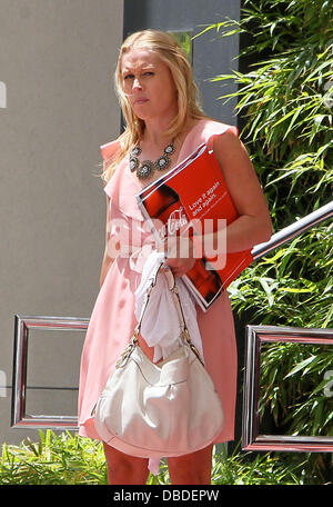 Simon Fuller Frau Natalie Swanston Simon Fuller erhält einen Stern auf der Hollywood Walk of Fame Los Angeles, Kalifornien - 23.05.11 Stockfoto