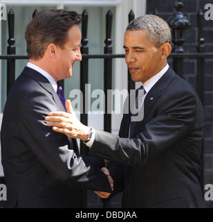 Präsident Barack Obama und Premierminister David Cameron an der 10 Downing Street in London, England - 25.05.11 Stockfoto