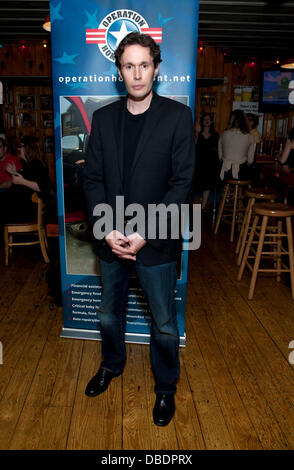 Chris Kerson Betrieb Homefront abgehaltenen Hooters NYC New York City, USA - 27.05.11 Stockfoto