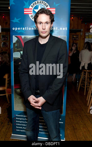 Chris Kerson Betrieb Homefront abgehaltenen Hooters NYC New York City, USA - 27.05.11 Stockfoto