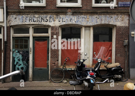 Verstucktes Gebäude Gerard Douplein, Amsterdam Stockfoto