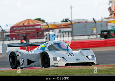 Gareth Evans 1989 Mercedes C11 in der Gruppe C Auto fahren Endurance Rennen in Silverstone Classic 2013 (2. fertiggestellt) Stockfoto