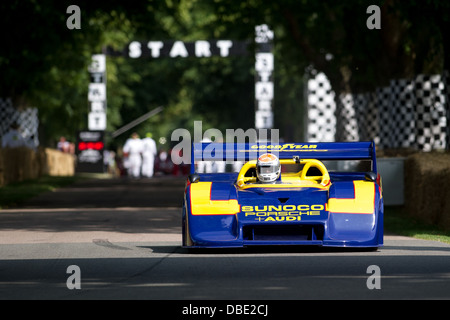 Chichester, UK - Juli 2013: Porsche 917/30 in Aktion auf dem Goodwood Festival of Speed am 12. Juli 2013. Stockfoto