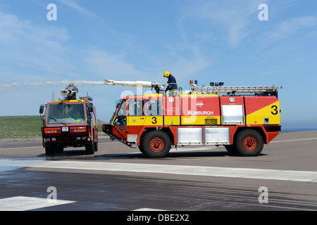 Sumburgh Fire Crew auf Übung an Sumburgh Flughafen Shetland Schottland