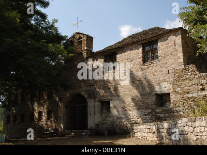 Republik von Albanien. Moscopole. Kloster des Heiligen Johannes des Täufers. 17. Jahrhundert. Orthodoxe. Von außen. Stockfoto