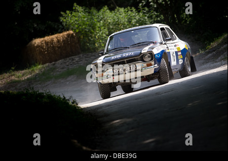 Chichester, UK - Juli 2013: Ford Escort MK1 RS1600 in Aktion auf der Rallye-Bühne auf dem Goodwood Festival der Geschwindigkeit 2013 Stockfoto