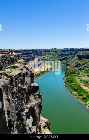 Touristen auf der Perrine Bridge overlook, Snake River Canyon, Twin Falls, Idaho, USA Stockfoto