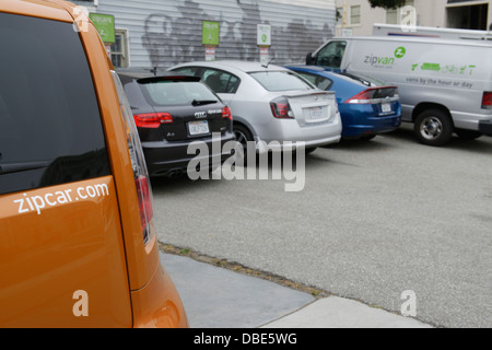Zipcar und Zipvan Car-sharing-Fahrzeuge, s.f., CA Stockfoto