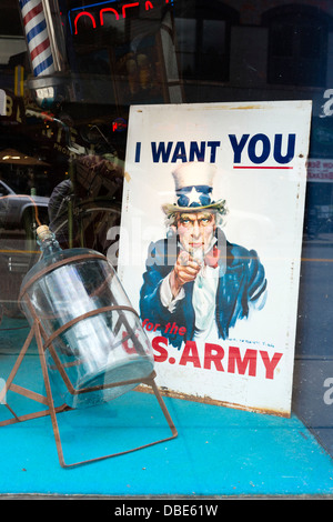 Uncle Sam Armee rekrutieren Buchung in einem Schaufenster in der historischen Altstadt der Silberbergbau Wallace, Idaho, USA Stockfoto