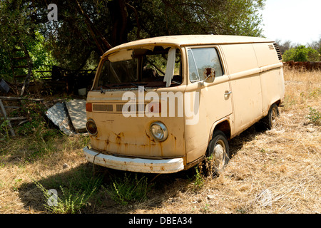 VW Campervan verlassenen und verfallenen Stockfoto