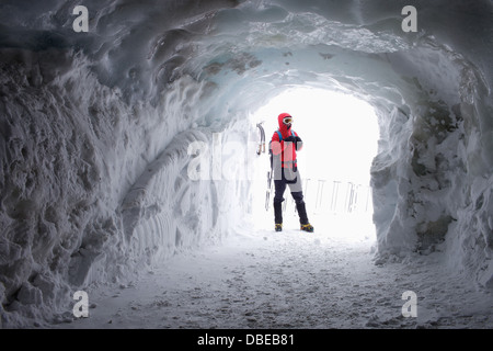 Europa, Frankreich, Französische Alpen, Haute-Savoie, Chamonix, Eishöhle Aiguille du Midi (MR) Stockfoto