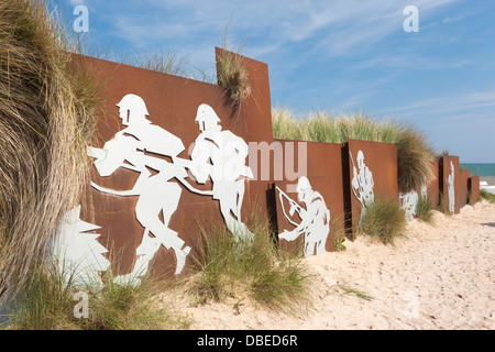 Frankreich, Normandie, d-Day Strände Gegend, Courseulles-Sur-Mer, Juno Beach Seite des zweiten Weltkriegs d-Day Invasion, Wandbild von kanadischen Soldaten. Stockfoto