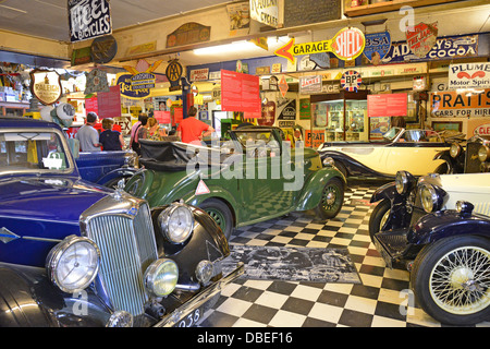 Die Cotswold Vereinigtes Autofahren Museum & Spielzeugsammlung, die alte Mühle, Bourton-on-the-Water, Gloucestershire, England, Königreich Stockfoto