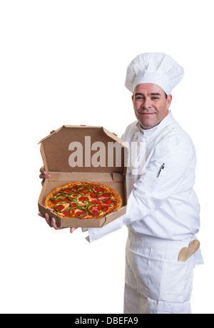 Ein Lächeln auf den Lippen Koch hält eine Pizza in einer Box Stockfoto