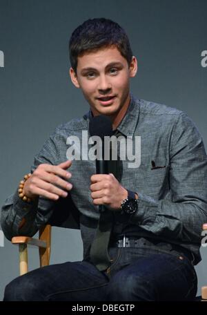 New York, NY. 29. Juli 2013. Logan Lerman im Inneren für Percy Jackson: Seeungeheuer der Podiumsdiskussion, die Apple Store SoHo, New York, NY, 29. Juli 2013. Bildnachweis: Derek Sturm/Everett Collection/Alamy Live-Nachrichten Stockfoto