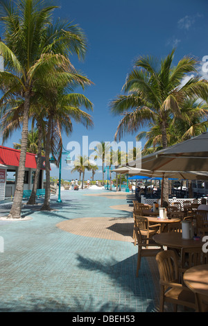 OUTDOOR-BÜRGERSTEIG CAFÉS TIMES SQUARE PEDESTRIAN MALL FORT MYERS BEACH-FLORIDA-USA Stockfoto