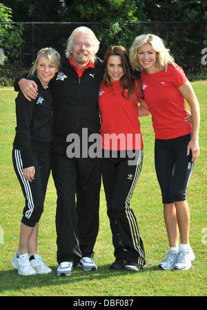 Sir Richard Branson, Chloe Madeley, Melanie Chisholm, statt AKA Mel C, Nell McAndrew Virgin Active London Triathlon - Fototermin bei Virgin Active, Bromyard Avenue London, England - 07.06.11 Stockfoto