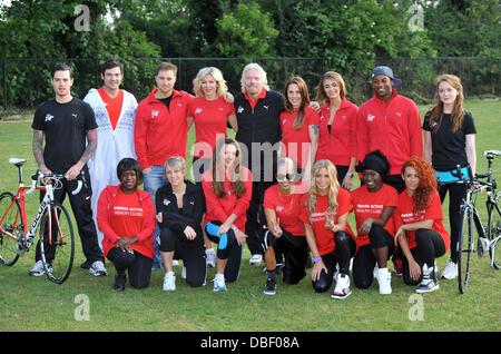 Sir Richard Branson, Chloe Madeley, Liz Locke, Marcus Patrick, Matt Willis, Melanie Chisholm, AKA Mel C, Nell McAndrew, Olivia Hallinan, Oritse Williams, Sam Attwater, Susie Amy, Michelle Heaton Virgin Active London Triathlon - Fototermin statt am Jungfrau-Ac Stockfoto