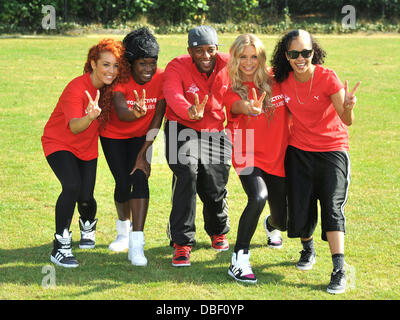 Oritse Williams und Mitglieder der VIDA Virgin Active London Triathlon - Fototermin im Virgin Active, Bromyard Avenue statt. London, England - 07.06.11 Stockfoto