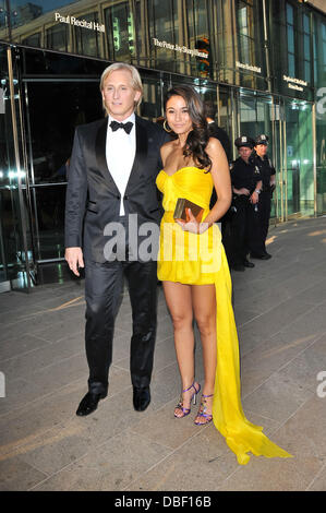 David Meister, Emmanuelle Chriqui 2011 CFDA Fashion Awards in der Alice Tully Hall im Lincoln Center - außerhalb der Ankunftshalle New York City, USA - 06.06.2011 Stockfoto