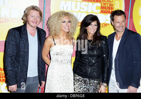 Kleine große Stadt CMT Music Awards 2011 an der Bridgestone Arena Nashville, Tennessee - 08.06.11 Stockfoto