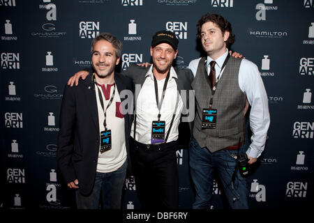 Arron Levine (Dir of Programming) Tucker Capps (Direktor von A Anfänger Leitfaden, Endungen) & Arron Levine (Dir der Programmierung) 16. jährlichen Gen Art Film Festival statt, an der Ziegfeld Theater New York City, USA - 08.06.11 Stockfoto