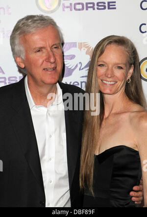 James Cameron und Suzy Amis Cameron Covenant House Gala 2011 und Awards Dinner anlässlich Skirball Cultural Center Los Angeles, Kalifornien - 09.06.11 Stockfoto