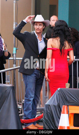 Matthew McConaughey und Camilla Alves Los Angeles Film Festival 2011 - "Bernie" Opening Night Premiere anlässlich der königlichen Kinos L.A. Live - draußen Ankünfte Los Angeles, Kalifornien - 16.06.11 Stockfoto