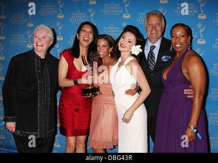 Susan Flannery, The Bold and Beautiful Make-up Gewinner, John McCook 38. Jahrestagung tagsüber kreative Künste & Entertainment Emmy Awards am Westin Bonaventure Hotel Los Angeles, Kalifornien - 17.06.11 Stockfoto