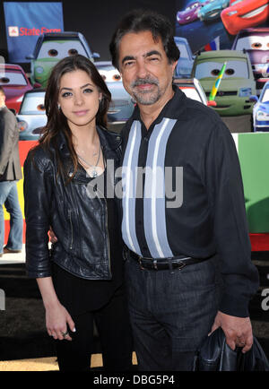 Joe Mantegna und seine Tochter Gia der Los-Angeles-premiere von "Cars 2" im El Capitan Theatre - Ankünfte Los Angeles, Kalifornien - 18.06.11 statt Stockfoto