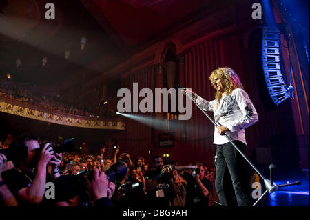 David Coverdale mit Whitesnake bei der HMV Hammersmith Apollo London England 20.06.11 Stockfoto