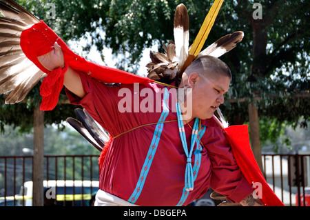 Adler Tänzerin bei "Cupa Tage Festival, Pala Indian Reservation, Pala, Kalifornien Stockfoto