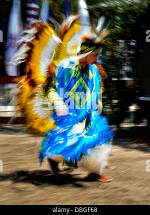 Adler Tänzerin bei "Cupa Tage Festival, Pala Indian Reservation, Pala, Kalifornien Stockfoto