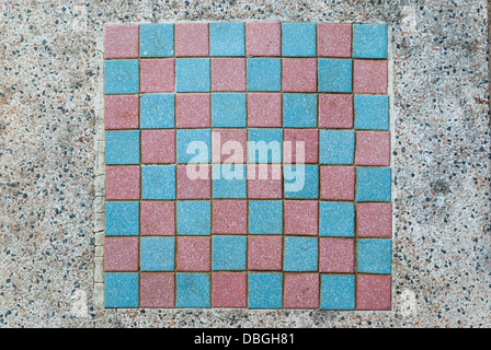 Schachbrett auf Marmortisch. Stockfoto