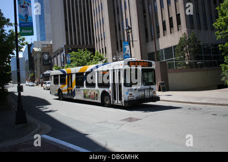 Eine Metro Transit Bus Downtown Halifax, N.S. Stockfoto