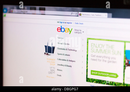 Foto-Illustration des Logos für Ebay-Website für den Verkauf und Kauf in das Vereinigte Königreich Service aus England Stockfoto