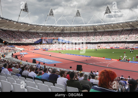 OLYMPIASTADION LONDON STARTFORD WÄHREND DER SAINSBURY GEBURTSTAG SPIELE Stockfoto