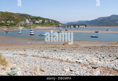 Hafen Sie mit Booten bei Barmouth in Wales Großbritannien Stockfoto