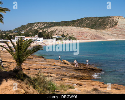 Praia da Luz, ein hübsches Fischerdorf und Feriendorf an der südwestlichen Küste Portugals Algarve. Stockfoto